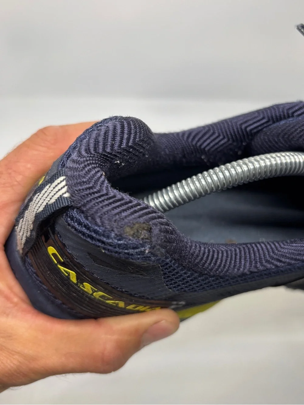Brooks Cascadia 10 Trail Running Shoes Men’s 12 Navy Yellow 110187
